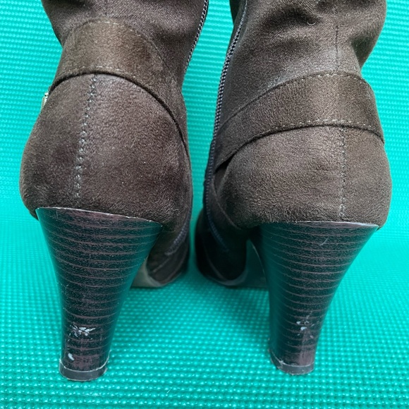 Faded Glory Brown Faux Suede Boots - Picture 6 of 9